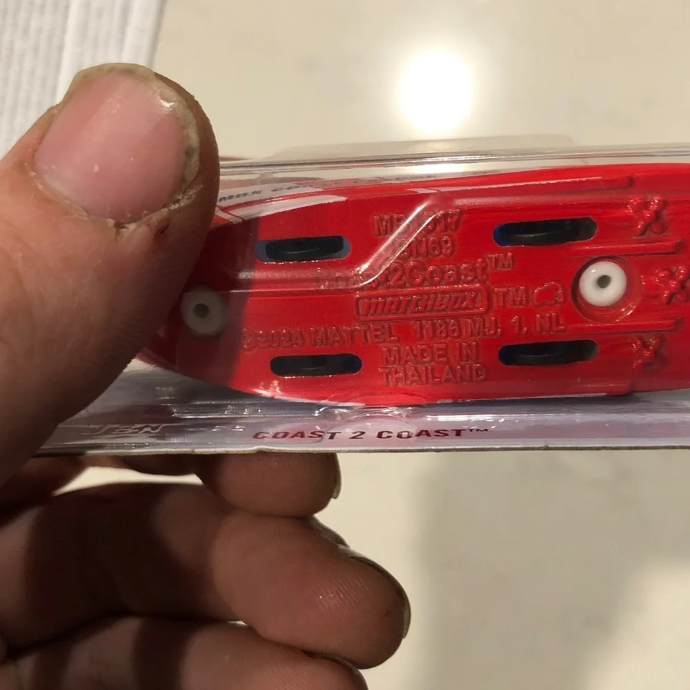 Mattel Matchbox Red and White Coast 2 Coast Boat